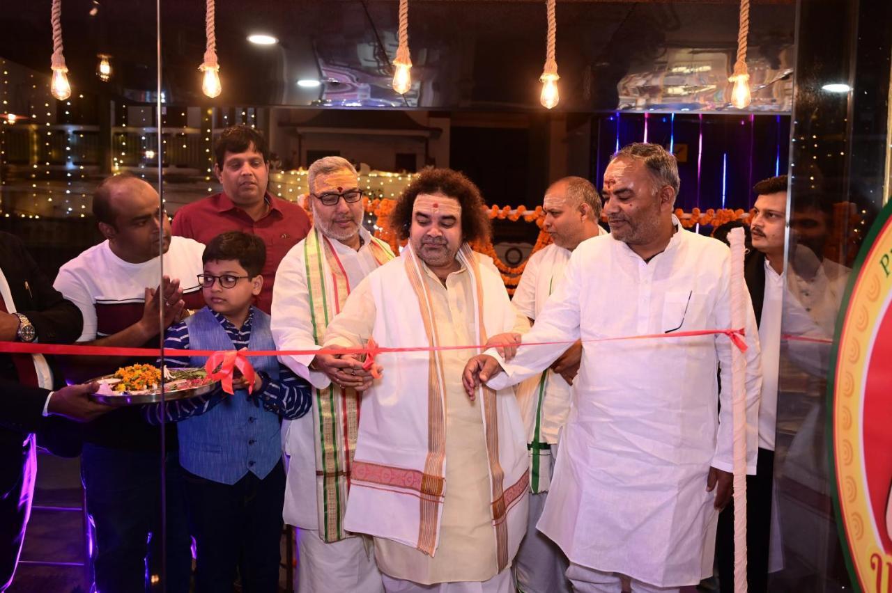 Hotel Dolphin International Varanasi Luaran gambar