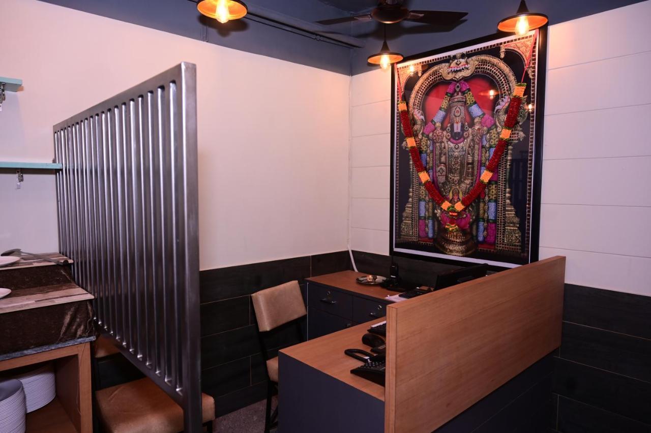 Hotel Dolphin International Varanasi Luaran gambar
