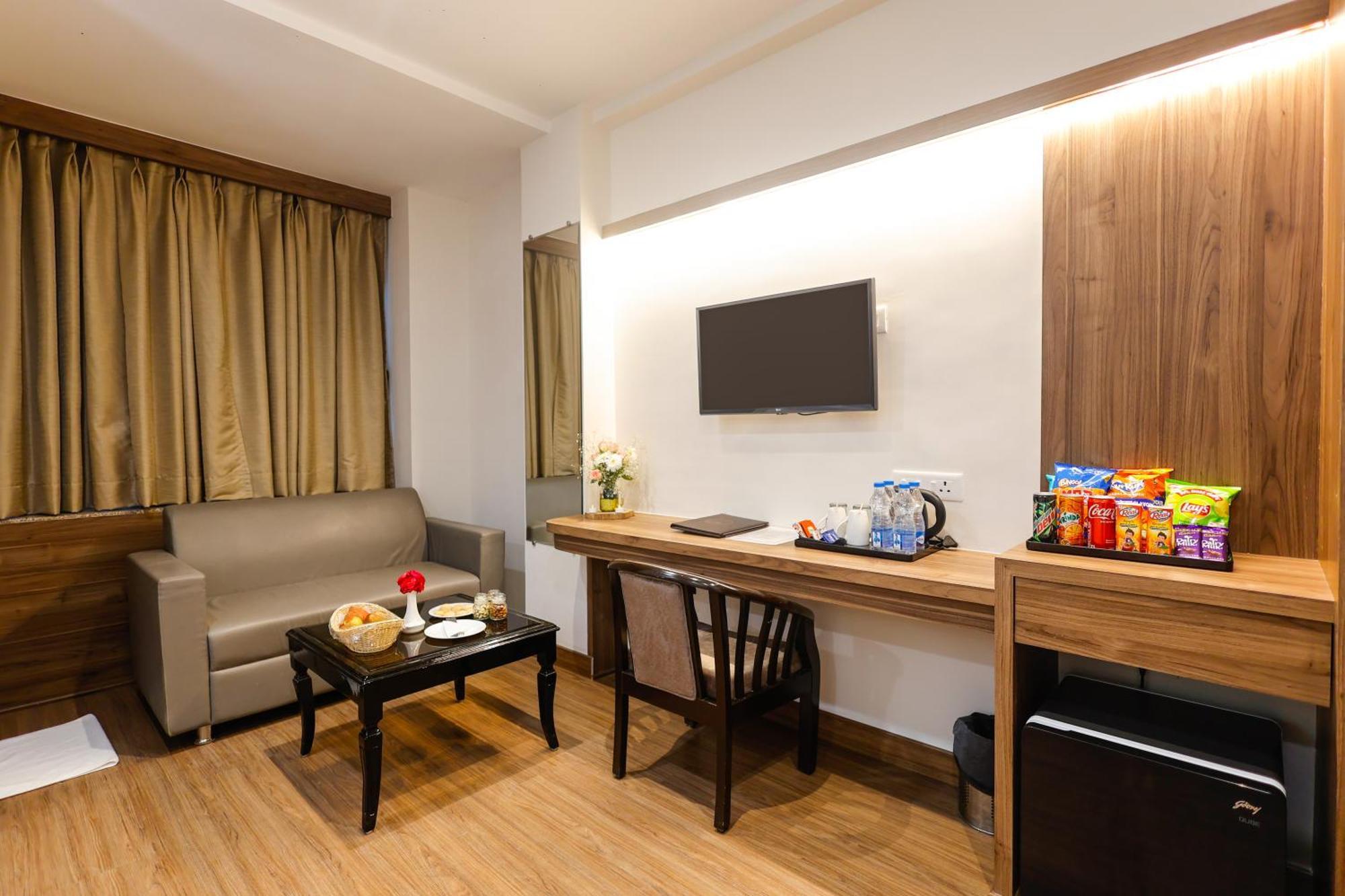 Hotel Dolphin International Varanasi Luaran gambar