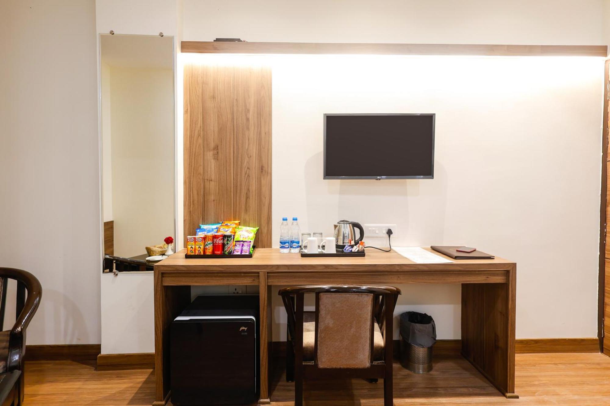 Hotel Dolphin International Varanasi Luaran gambar
