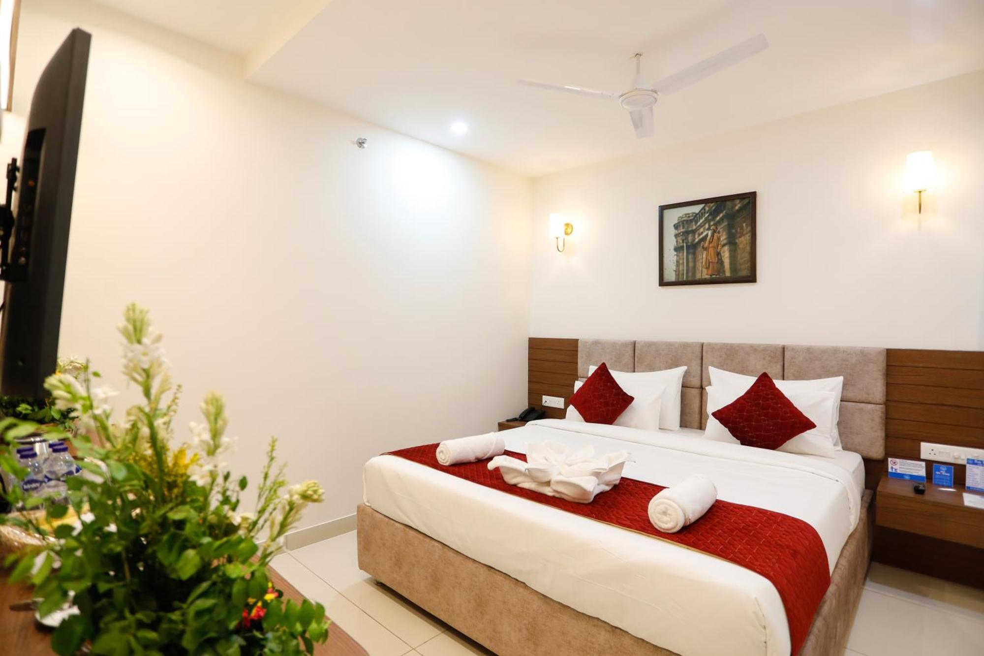 Hotel Dolphin International Varanasi Luaran gambar