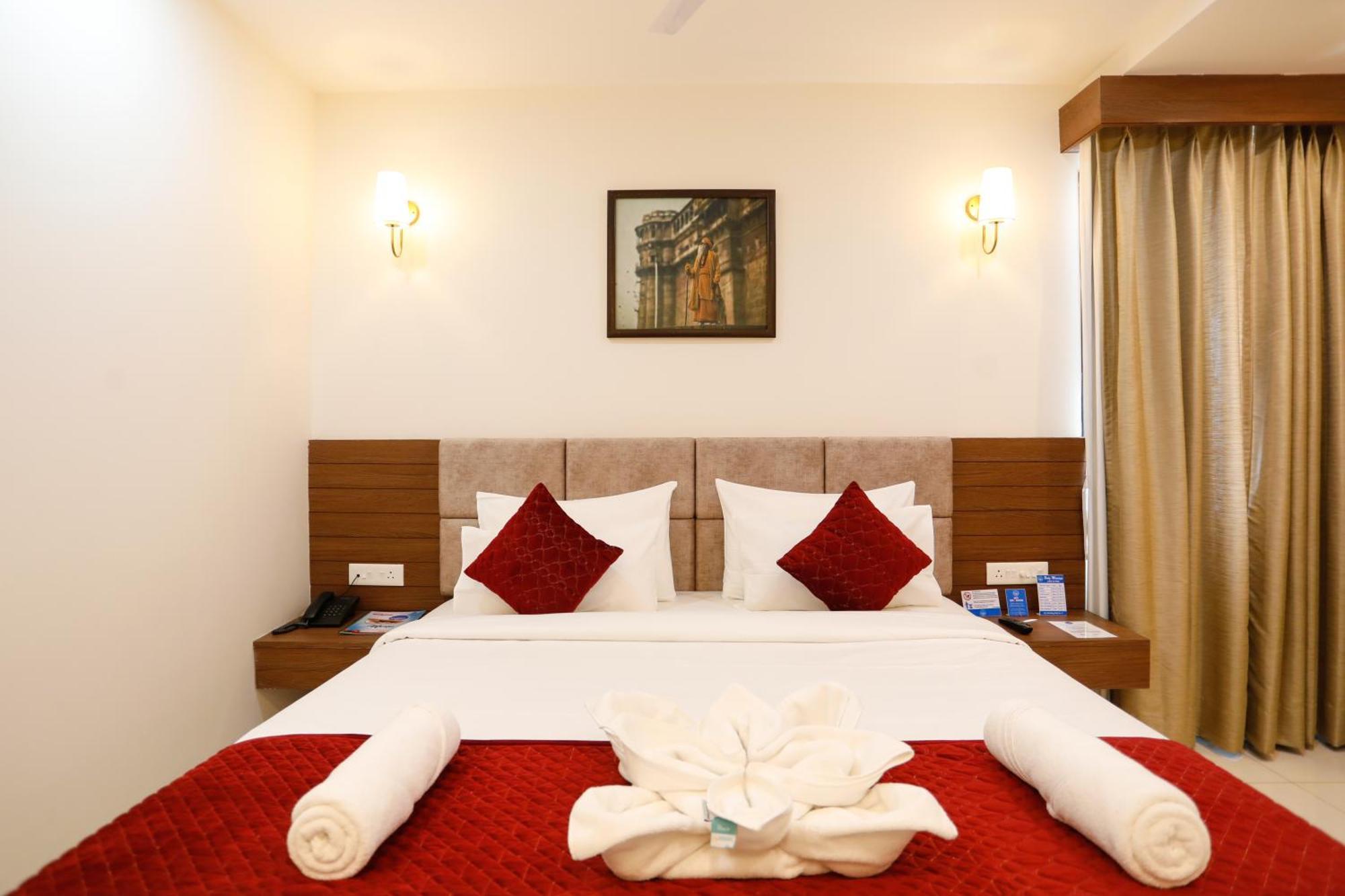 Hotel Dolphin International Varanasi Luaran gambar